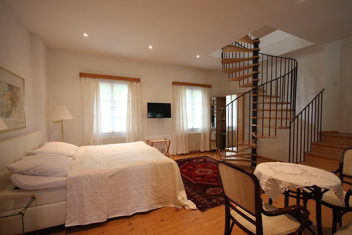 Alter Winzerkeller Bed & Breakfast Kirchberg am Wagram Bagian luar foto